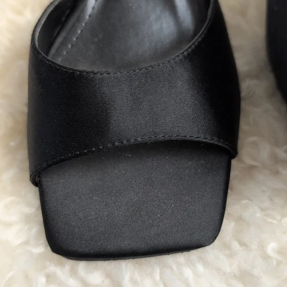 RAID BLOCK HEELED SANDALS SIZE 38 EU - Picture 2 of 5